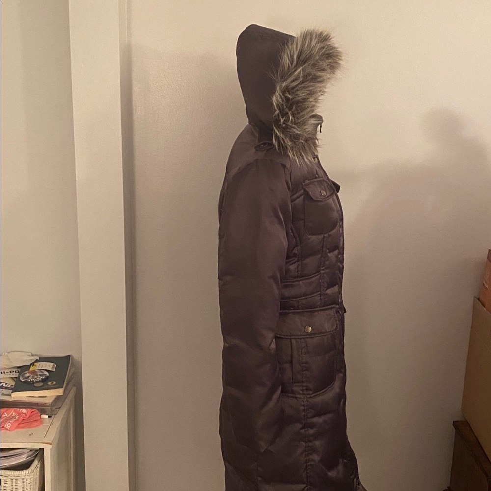 Guess hooded coat perfect condition! Size small 40% feathers - Picture 4 of 13